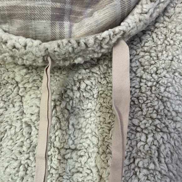 Soft Pullover - Picture 3 of 4